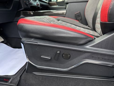 Used 2024 Ford F250 Lariat w/ Lariat Ultimate Package image 31