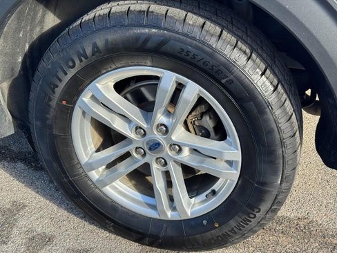 Used 2022 Ford Explorer XLT w/ Equipment Group 202A image 7