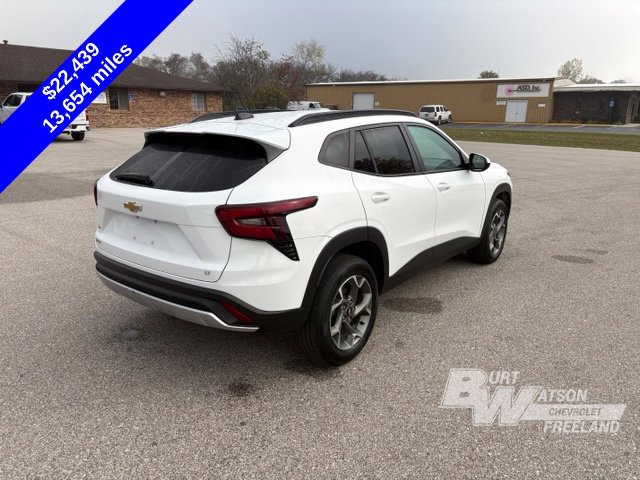 Used 2026 Chevrolet Trax LT FWD image 7