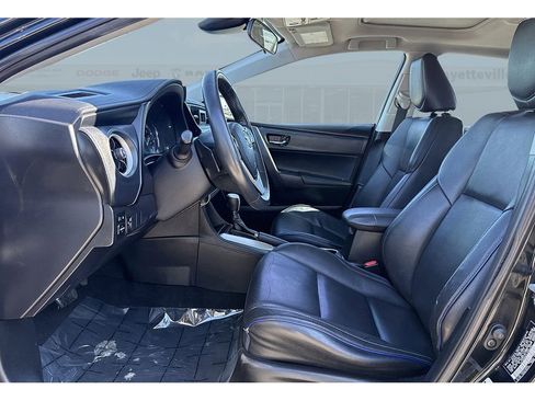 Used 2018 Toyota Corolla XSE image 12