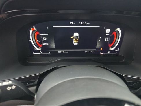 Used 2023 Nissan Pathfinder Platinum image 5