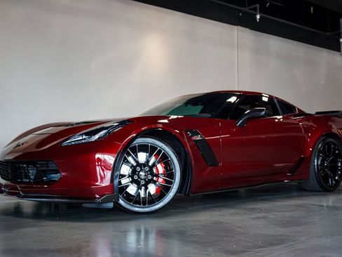 Used 2019 Chevrolet Corvette Z06 RWD image 1