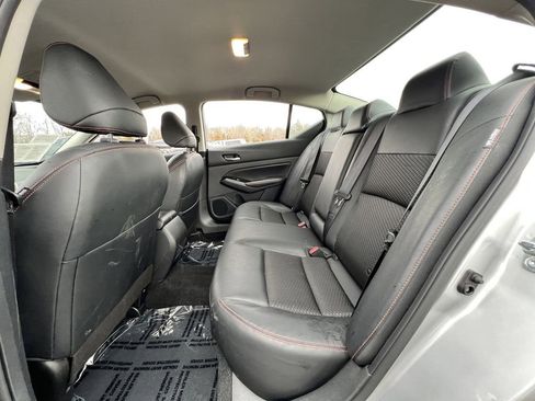 Used 2024 Nissan Altima 2.5 SR FWD image 30