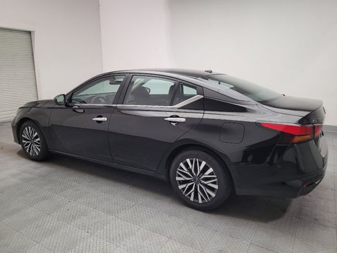 Used 2025 Nissan Altima 2.5 SV FWD image 3