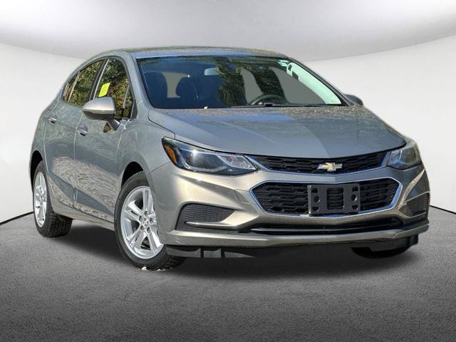 Used 2018 Chevrolet Cruze LT w/ Convenience Package FWD image 2