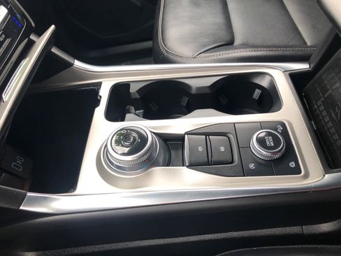 Used 2023 Ford Explorer Limited image 22