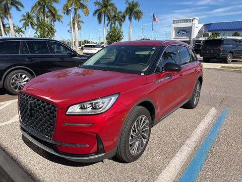 Used 2023 Lincoln Corsair Reserve image 3