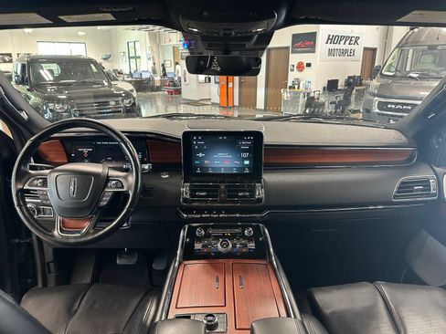 Used 2021 Lincoln Navigator Reserve w/ Luxury Package AWD/4WD image 16