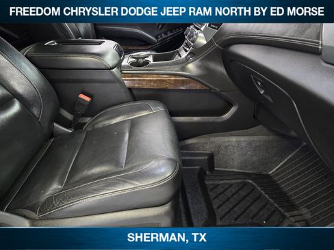 Used 2019 Chevrolet Suburban LT image 9