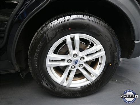 Used 2020 Ford Explorer XLT w/ Comfort Package image 14