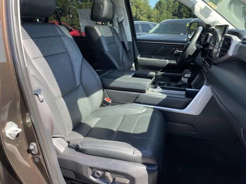 Used 2024 Toyota Sequoia Limited w/ Tow Technology Package AWD/4WD image 32