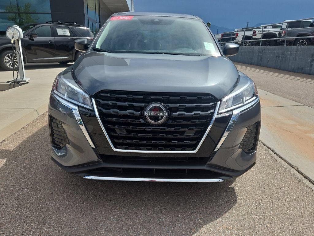 Used 2025 Nissan Kicks Play S FWD image 2