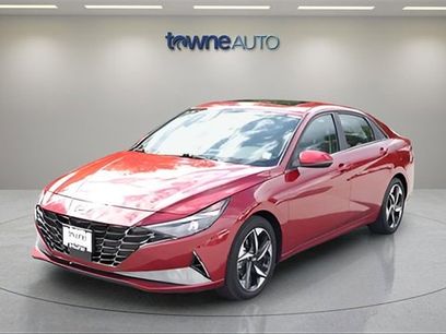 Used 2023 Hyundai Elantra Limited w/ Preferred Accessory Package