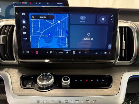 Used 2025 Ford Expedition Platinum AWD/4WD image 14