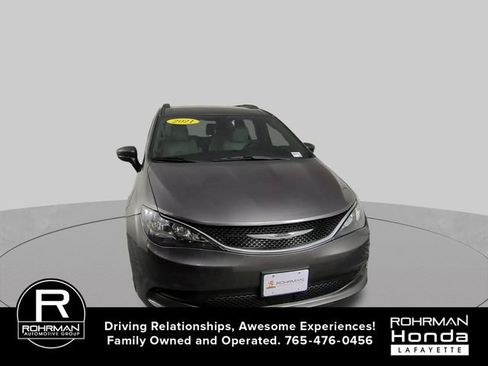 Used 2021 Chrysler Voyager Lxi FWD image 3