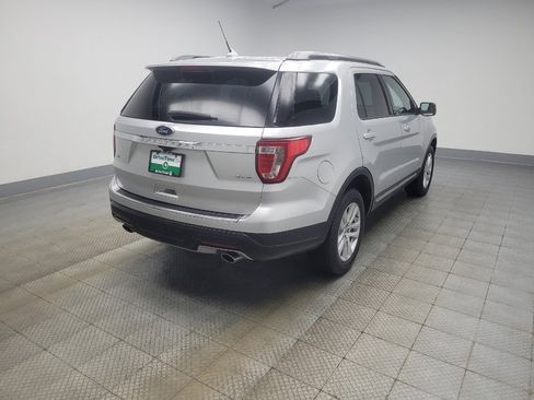 Used 2018 Ford Explorer XLT w/ Equipment Group 201A AWD/4WD image 9