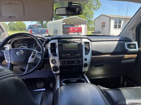 Used 2017 Nissan Titan SL w/ Off-Road Package AWD/4WD image 11