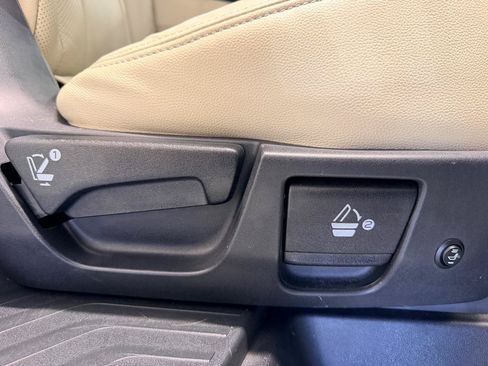 Used 2019 Subaru Ascent Premium AWD/4WD image 33