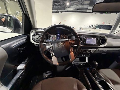Used 2019 Toyota Tacoma SR5 image 16