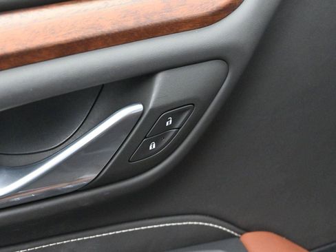 Used 2024 GMC Yukon Denali Ultimate image 10