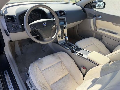 Used 2009 Volvo C70 T5 image 2