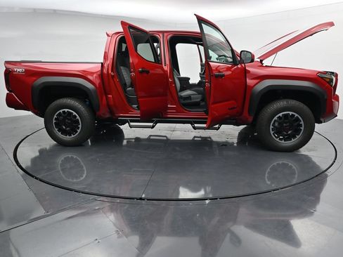 Used 2026 Toyota Tacoma TRD Off-Road AWD/4WD image 44