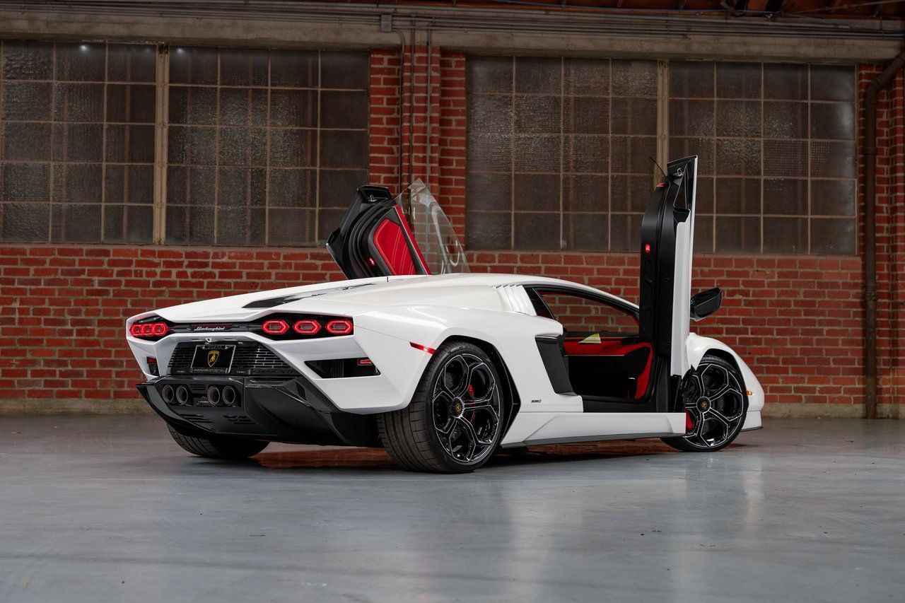 Used 2022 Lamborghini Aventador Countach AWD/4WD image 33