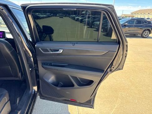 Used 2024 Volkswagen Atlas Cross Sport SEL R-Line AWD/4WD image 14