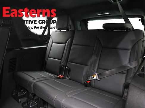 Used 2025 Chevrolet Suburban Z71 AWD/4WD image 28