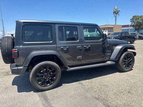 Used 2022 Jeep Wrangler Unlimited Sahara w/ Cold Weather Group AWD/4WD image 5