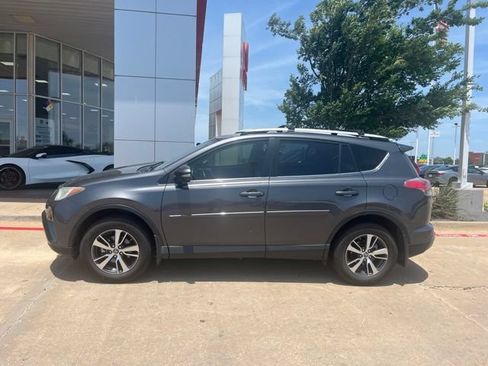 Used 2016 Toyota RAV4 XLE FWD image 2