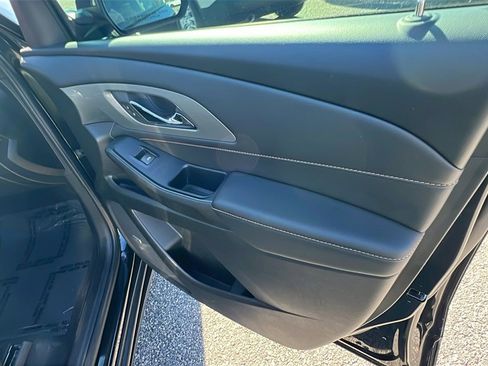 Used 2021 Chevrolet Traverse RS w/ LPO, Floor Liner Package image 17