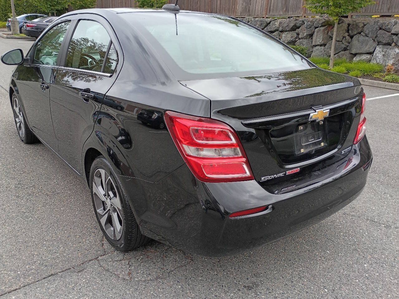 Used 2018 Chevrolet Sonic Premier FWD image 5