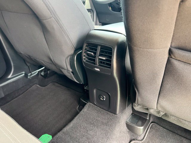 Certified 2022 Ford Escape SE w/ SE Sport Appearance Package FWD image 28