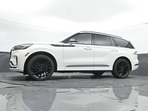 Used 2025 Lincoln Aviator Reserve w/ Luxury Package AWD/4WD image 45