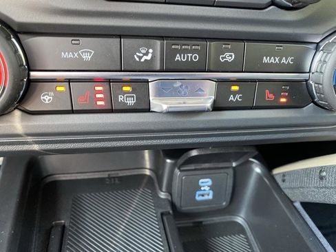 New 2025 Ford Bronco Badlands w/ Sasquatch Package AWD/4WD image 8
