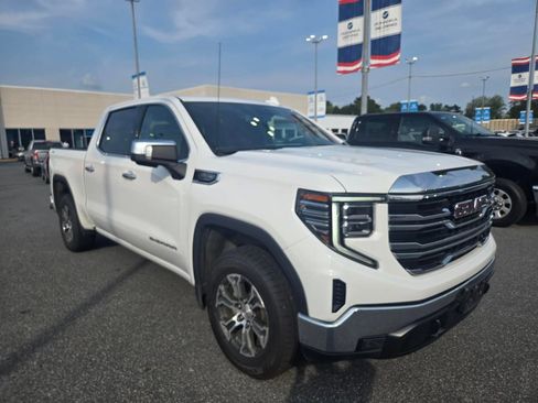 Used 2025 GMC Sierra 1500 SLT AWD/4WD image 3
