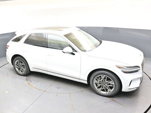 Used 2023 Genesis GV70 2.5T w/ Advanced Package AWD/4WD image 52