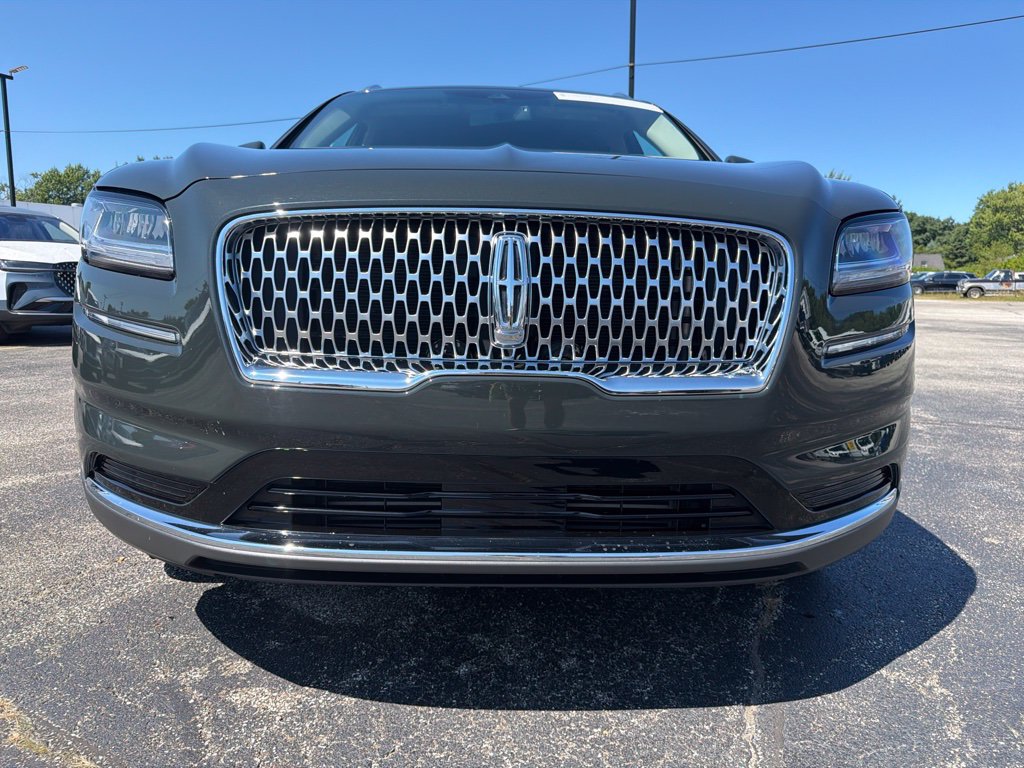 Used 2023 Lincoln Nautilus Reserve AWD/4WD image 5