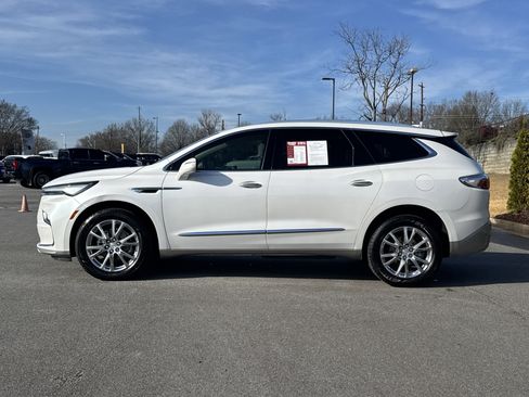 Used 2022 Buick Enclave Essence w/ Experience Buick Package image 7