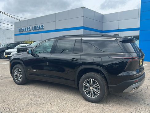 New 2026 Chevrolet Traverse LT w/ Driver Confidence Package AWD/4WD image 7