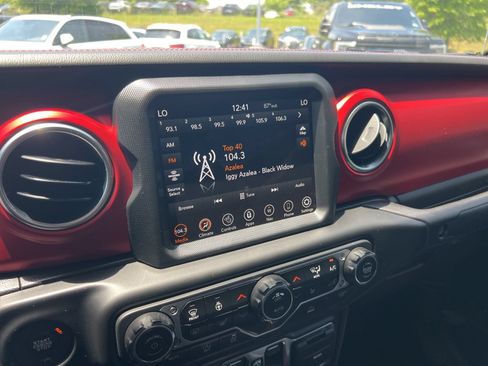 Used 2021 Jeep Gladiator Rubicon AWD/4WD image 14