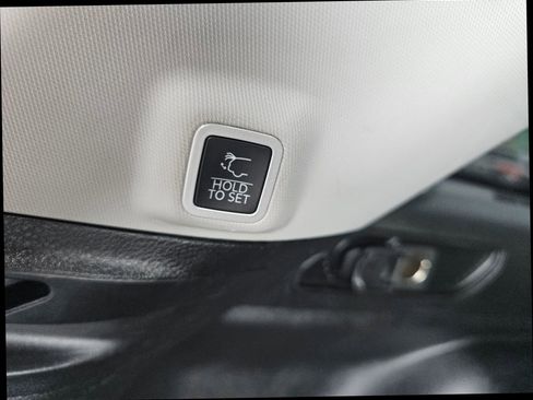 Used 2022 Jeep Grand Cherokee Laredo w/ Luxury Tech Group I image 34