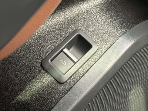 Used 2023 Audi Q5 2.0T Premium w/ Convenience Package image 30