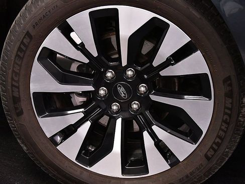 Used 2025 Ford Expedition Platinum w/ Driver's Package image 9