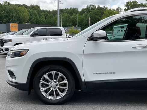 Used 2019 Jeep Cherokee Latitude w/ Popular Appearance Group FWD image 11