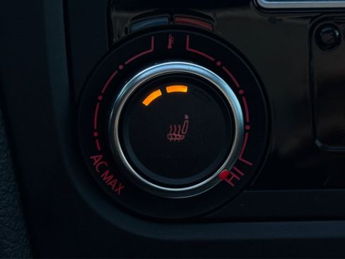 Used 2012 Volkswagen Golf TDI image 24