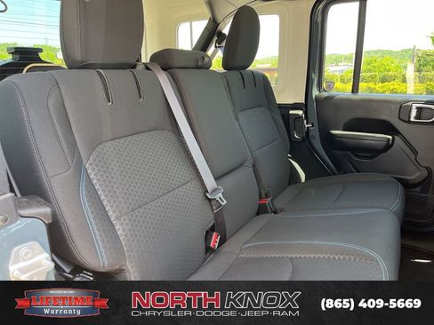 Used 2025 Jeep Wrangler Unlimited Rubicon 4xe w/ Safety Group AWD/4WD image 21