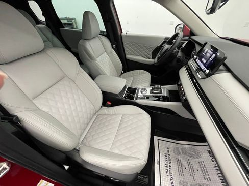 Used 2023 Mitsubishi Outlander SEL image 28