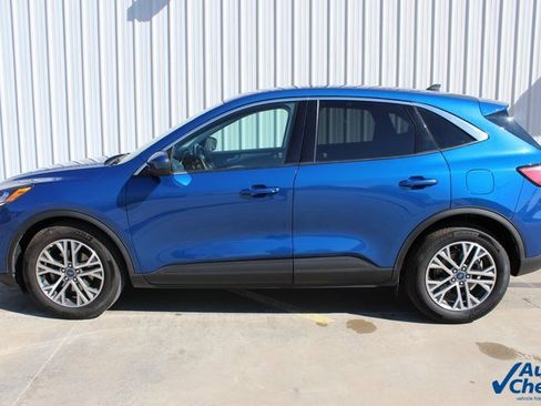 Used 2022 Ford Escape SEL image 2